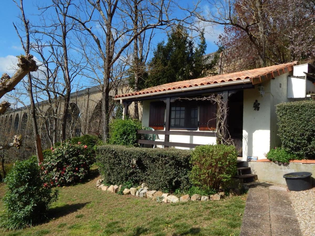 The Petite Chalet Chambre D'Hotes L'Isle-Jourdain  Exterior foto